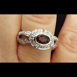 New Sterling silver & genuine Garnet ring size 8